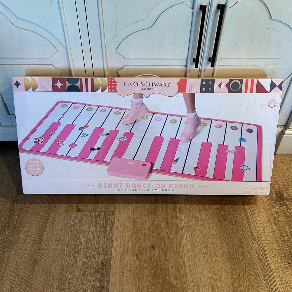 FAO Schwarz Giant Dance-On Piano Compose Your Own Music